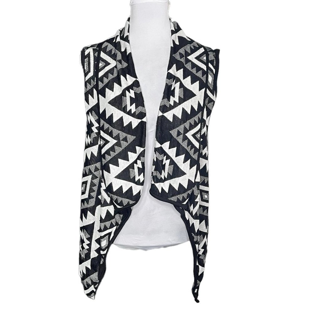 NWT A Knitch Above Sleeveless Cardigan Vest Size M / Medium